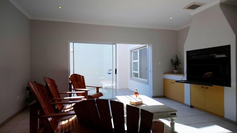 4 Bedroom Property for Sale in Middedorp Western Cape